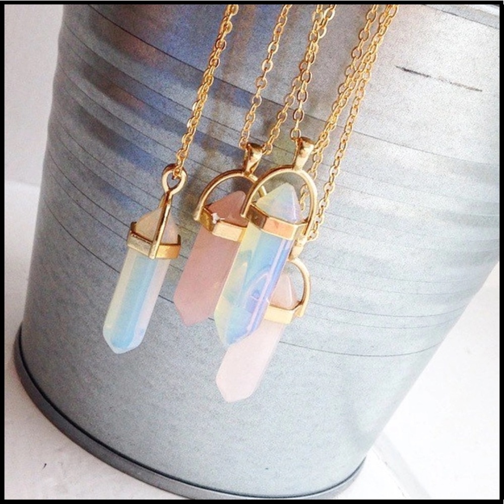 New! Crystal Pendant Necklace Gold Colored Chain - Picture 1 of 5